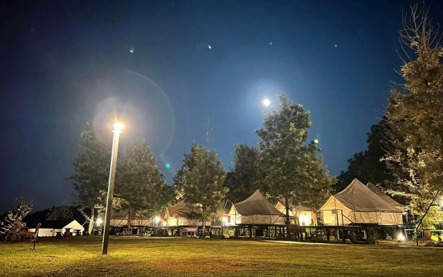 Chiangkhan River Green Hill