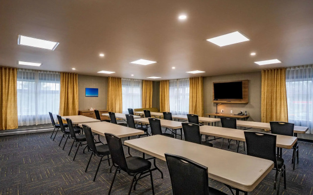 Quality Suites Drummondville