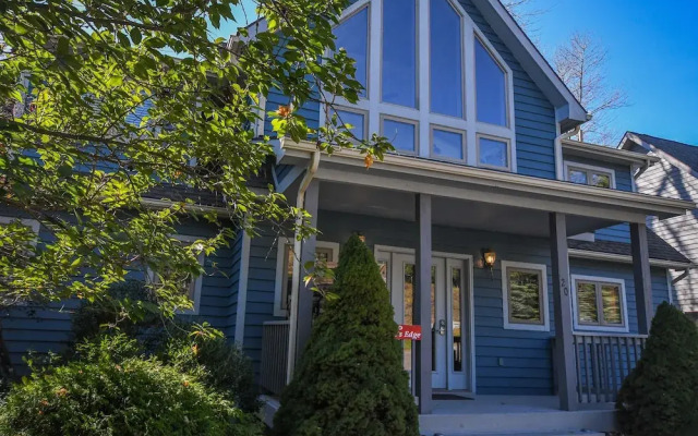 At Lake's Edge 6 Bedroom House