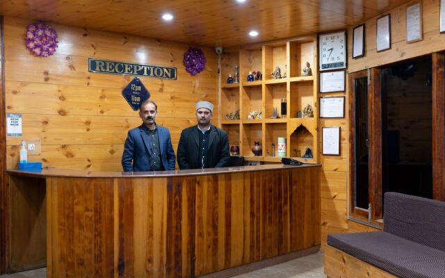 OYO Premium Log Huts