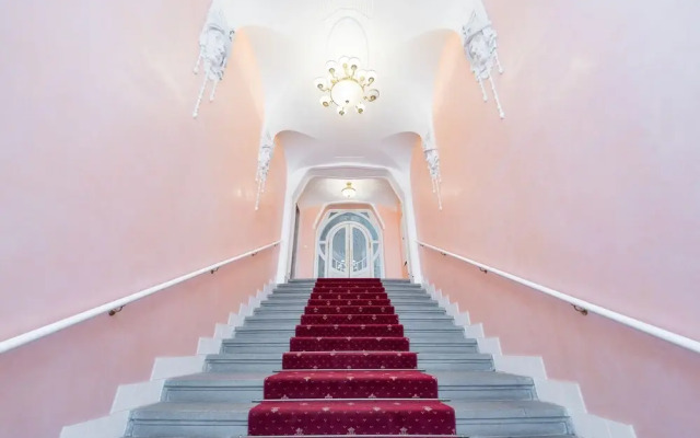 Beautiful Malastrana Studio