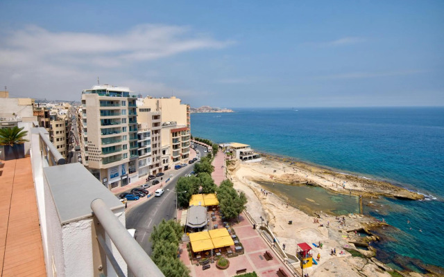 Magnificent Seafront 2-bedroom Sliema penthouse
