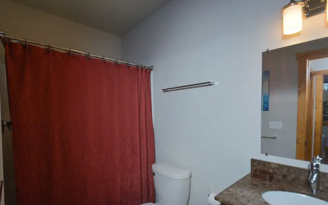 Livin' Lodge 3 Bedroom House