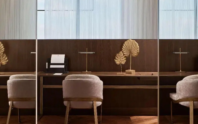 De Bonart Naples, Curio Collection by Hilton