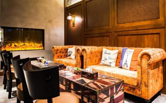 Homeinn Plus Hotel (Shanghai Caoyang Meiling North Road Subway Station)