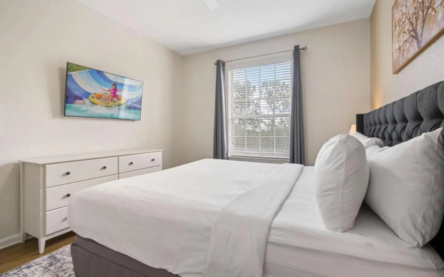 4024 Breakview Drive #303