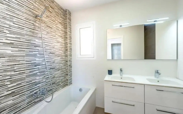 Casa Eva in Nerja With 3 Bedrooms and 3 Bathrooms