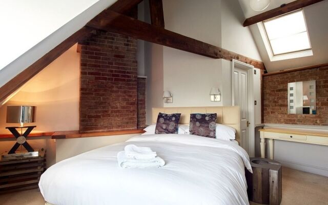 The George Hotel