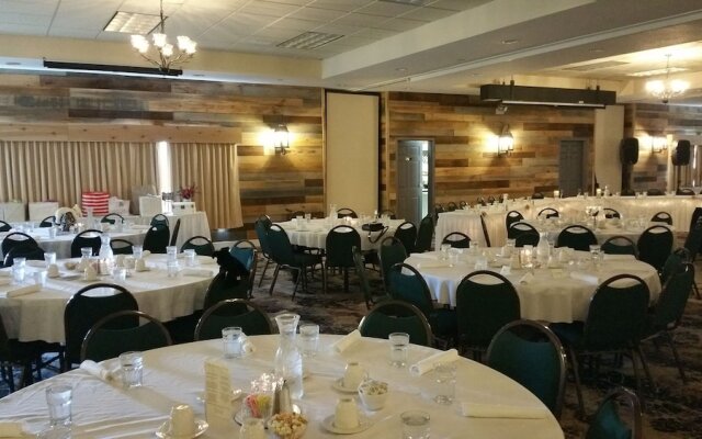 Flat Creek Inn And Suites