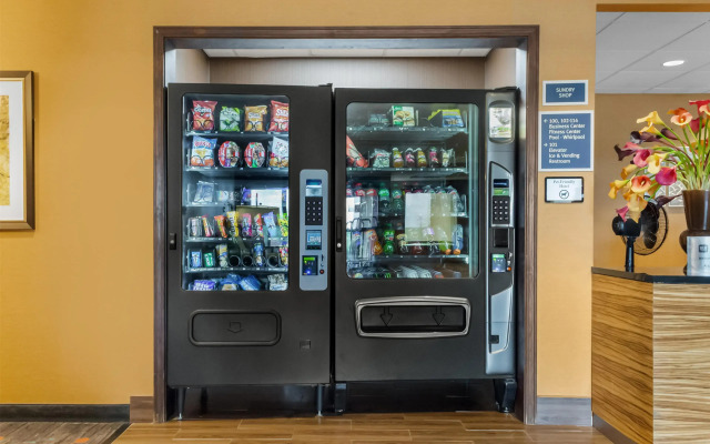 Best Western Plus Hiawatha Hotel