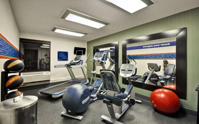 Hampton Inn Kansas City-Airport