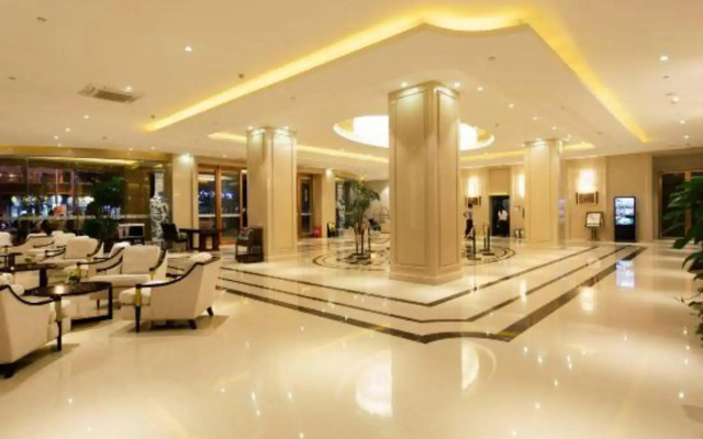 Hualong Hotel