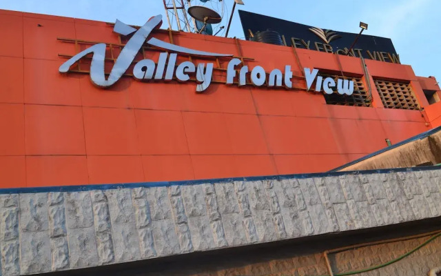 Valley Front Plus Hotel