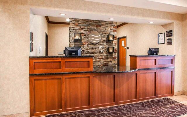 Comfort Inn & Suites Grinnell near I-80