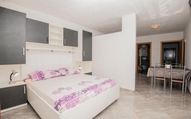 Awesome Apartment in Krvavica With Wifi