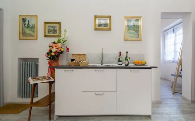 Central Station Apartment by Mmega