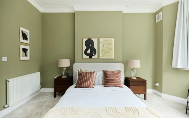 The Brondesbury Park - Sparkling 3bdr Flat With Garden