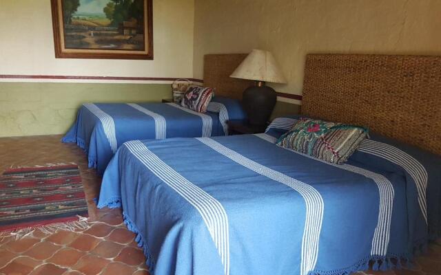 Las Palomas Bed & Breakfast (16 y Mayores)