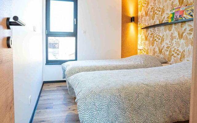 La Maison Devant La Prairie