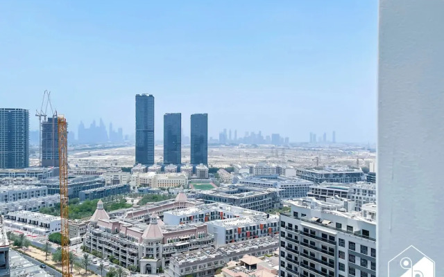 Luxury & Comfort 1B at Binghatti Amber & Balcony