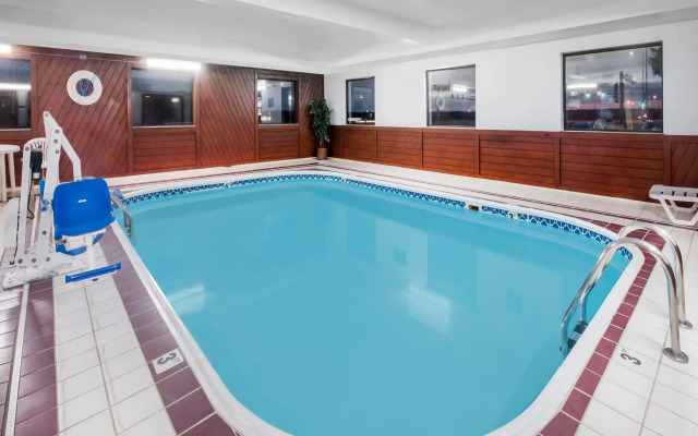 Days Inn by Wyndham Watertown