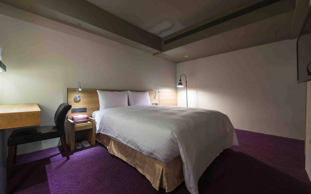 Simple Plus Hotel