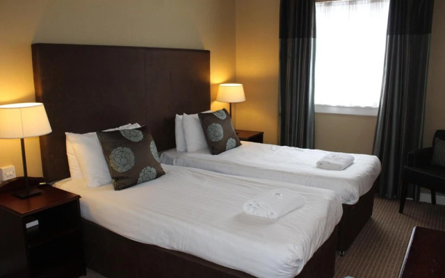 Cairn Hotel