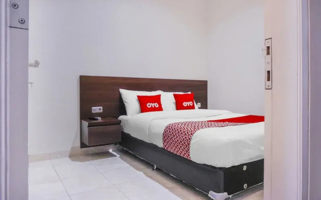Super OYO 93287 Pioneer Pasar Baru