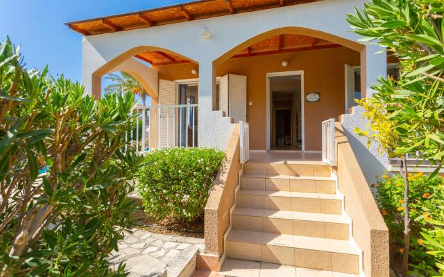 Villa Lela Pente Large Private Pool Walk to Beach A C Wifi Car Not Required Eco-friendly - 2167