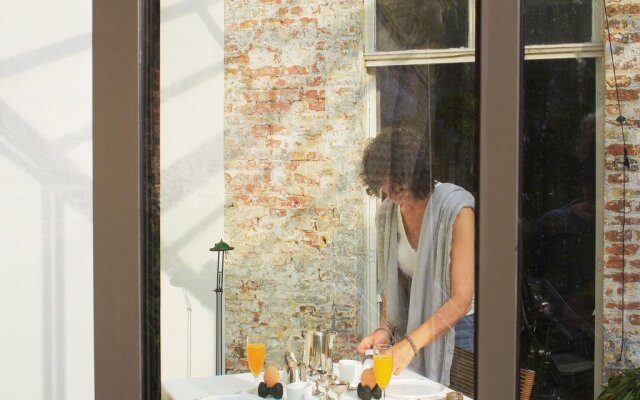 B&B Alphabet - Luxury Guesthouse and Art Gallery