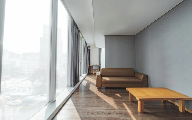 Brown Suites Hotel Sinchon Central