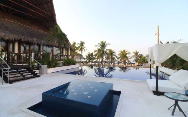 Hotel Emporio Acapulco