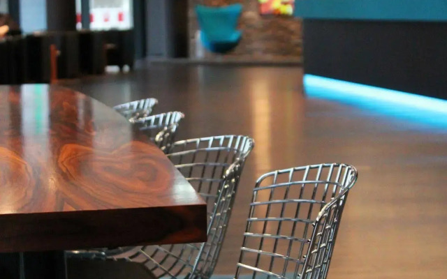 Motel One Frankfurt - Messe