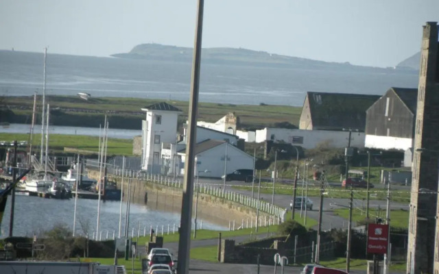 Buggle's Pub and Accommodation