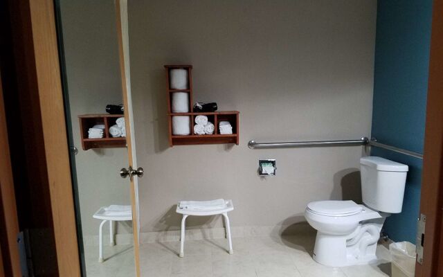 Days Inn by Wyndham Englewood Dayton Airport