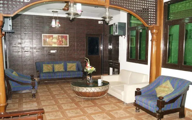 Hotel Satya Palace