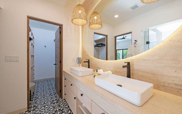 Sunny Vacation Villa 46