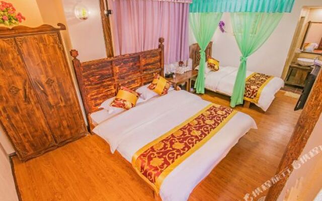 The Lijiang Ayan Inn Shangpeng Court