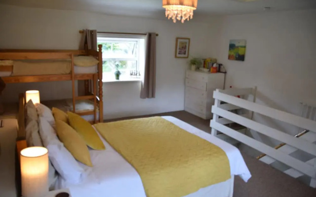 Sweetbriar Cottage B&B and Camping