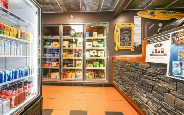 Howard Johnson Express Inn - Winnipeg West