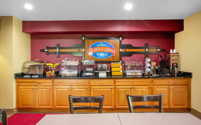 Baymont Inn & Suites by Wyndham Mukwonago