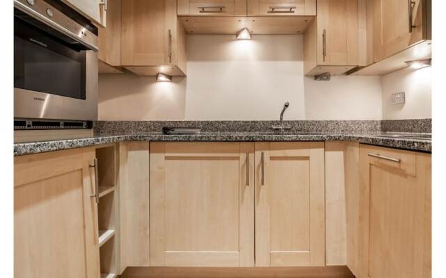 1 Bedroom in Kew Gardens - Clarendon House