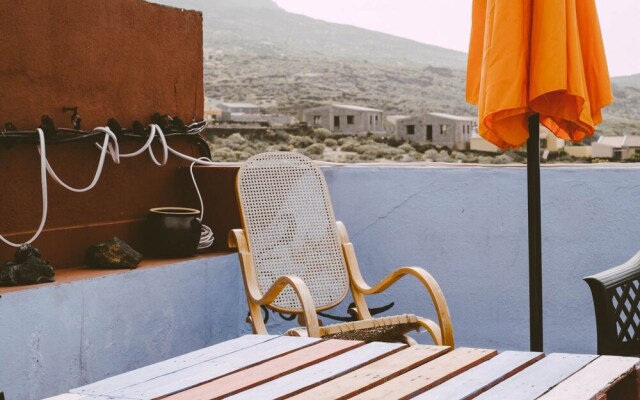 Blue Canary Hostel - Adults Only