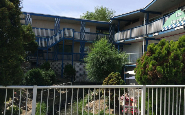 Blue Stream Motel