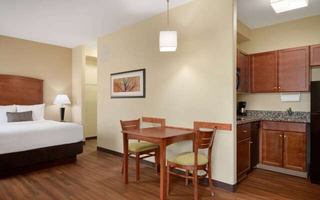 Days Inn & Suites by Wyndham Sherwood Park Edmonton