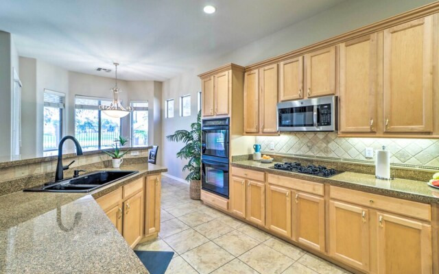 Pool & Putting Green: Goodyear Home on Golf Course