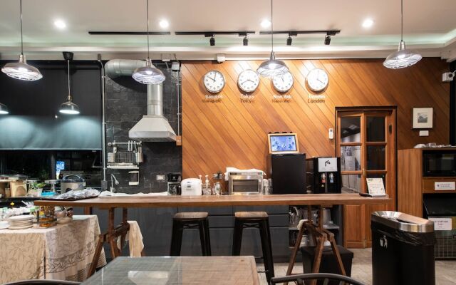 Botanic Service Room @ Impact Muang Thong Thani (SHA Certified)