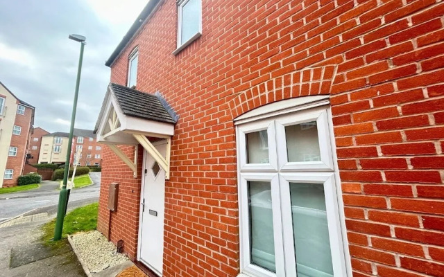 Lovely 3-bed House in Solihull