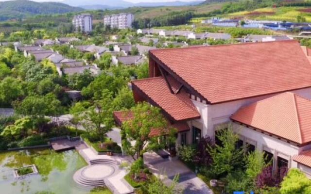 Liangyun Hot Spring Hotel