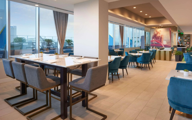 SERENA Hotel Aventura Miami, Tapestry Collection by Hilton
